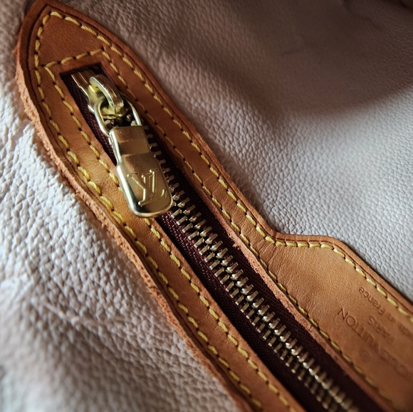 LV Monogram PM Bucket Bag - Picture 9 of 16